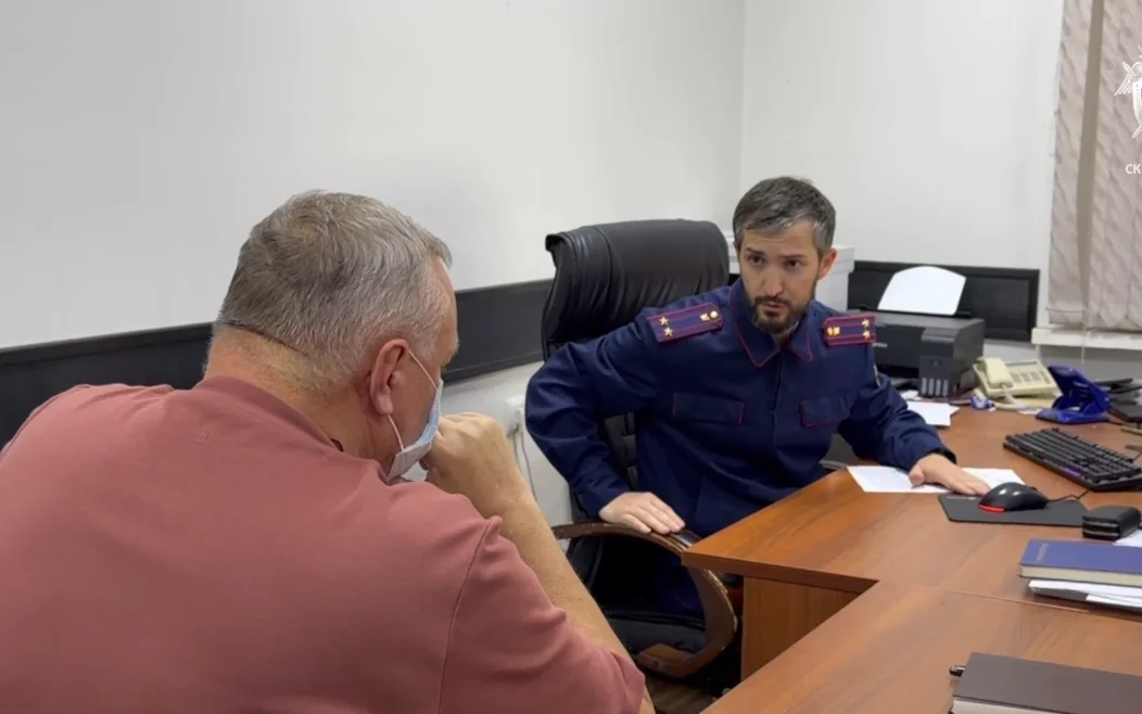 Экс-глава Каспийска заподозрен в получении взятки квартирами
